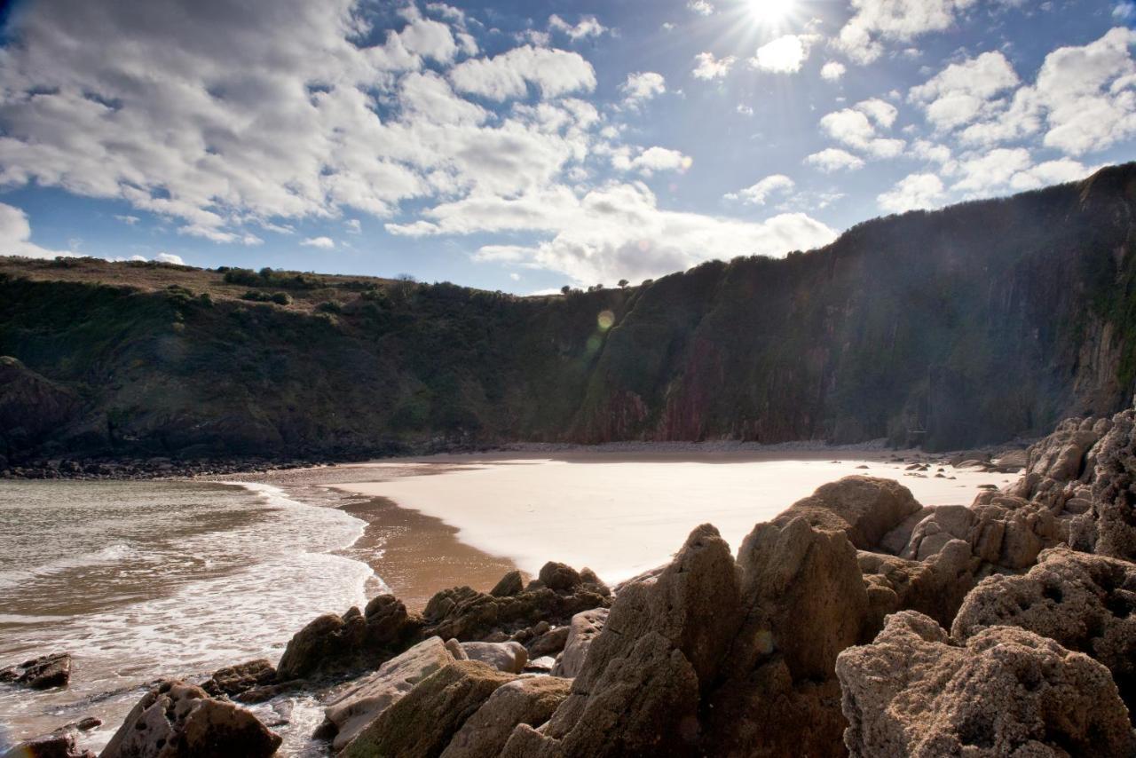 A Pousada Yha Manorbier Tenby Exterior foto