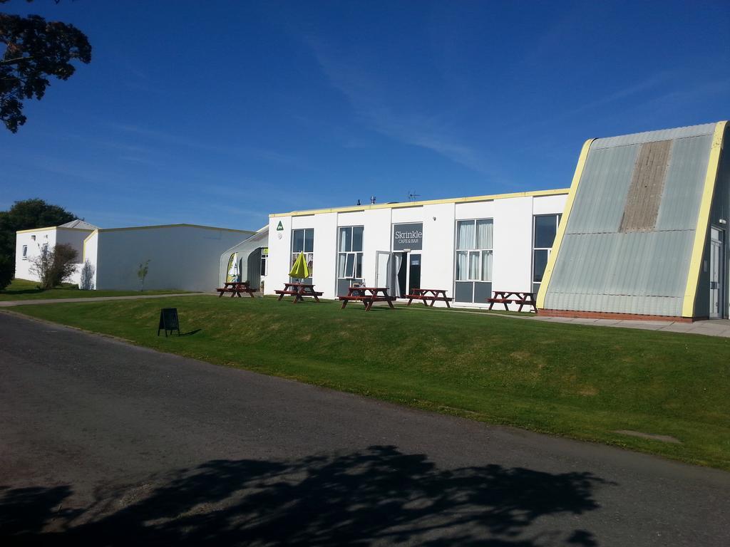 A Pousada Yha Manorbier Tenby Exterior foto